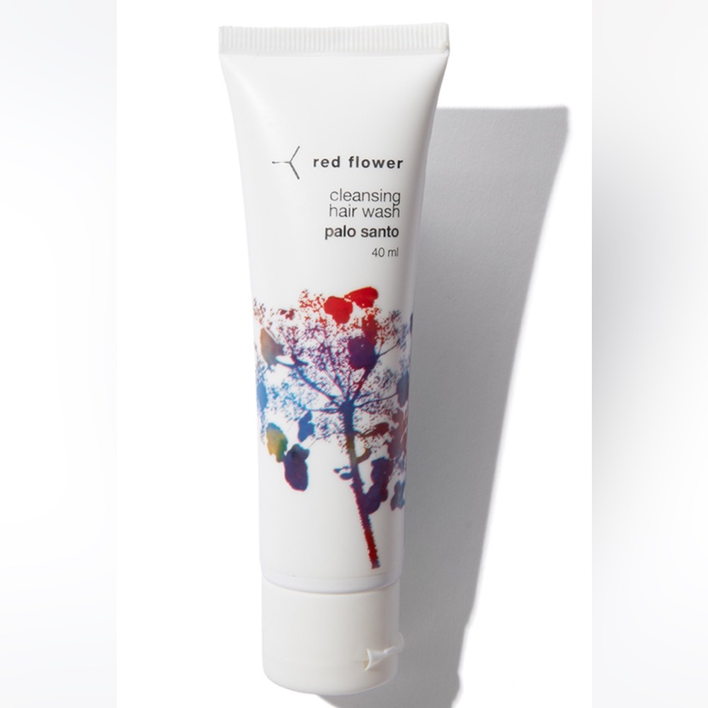 NWT Palo Santo Nourishing Hair Wash. Draws in softness. Leaves scalp healthy.